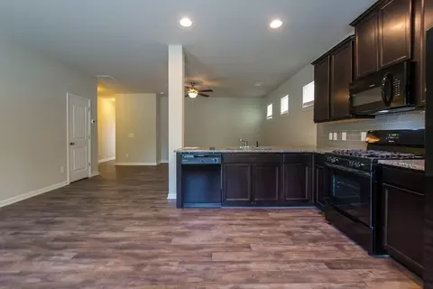 357 E Broad St, Newnan, GA 30263 photo 7