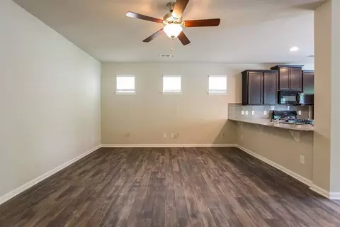 357 E Broad St, Newnan, GA 30263 photo 5