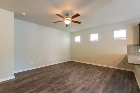 357 E Broad St, Newnan, GA 30263 photo 4
