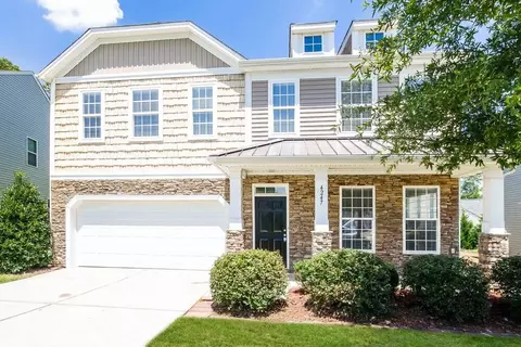 4247 Houldsworth Dr, Charlotte, NC 28213