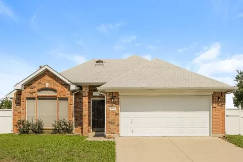 5017 Eastcreek Dr, Arlington, TX 76018