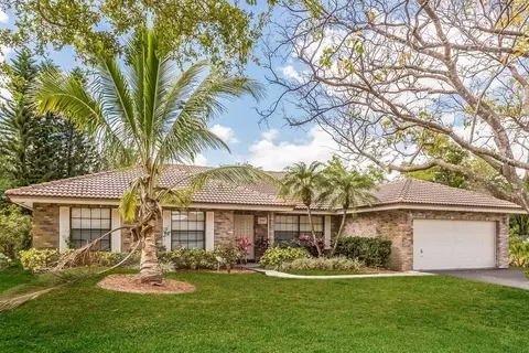 8722 NW 49th Dr, Coral Springs, FL 33067
