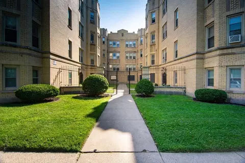 7625 S East End Ave, Chicago, IL 60649