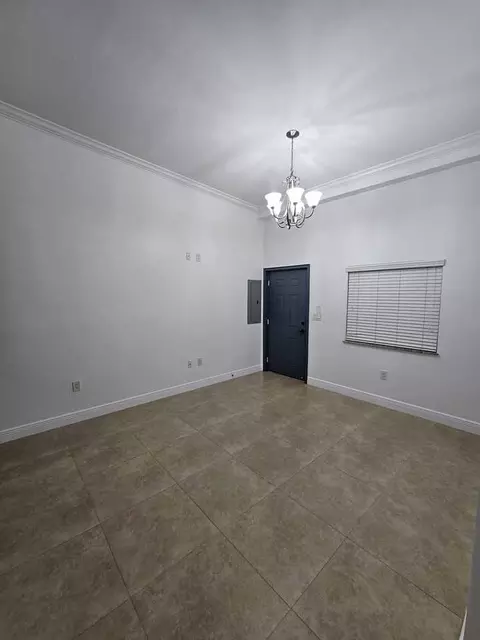 2268 SW 8th St #00, Miami, FL 33135