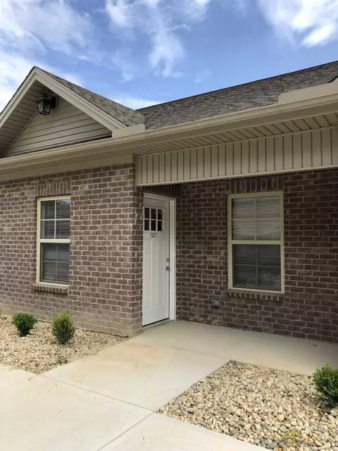 1202 Sparta Dr, Amelia, OH 45102