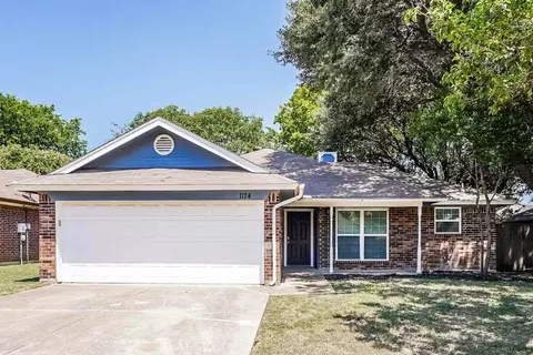 1124 W Hills Ter, Saginaw, TX 76179