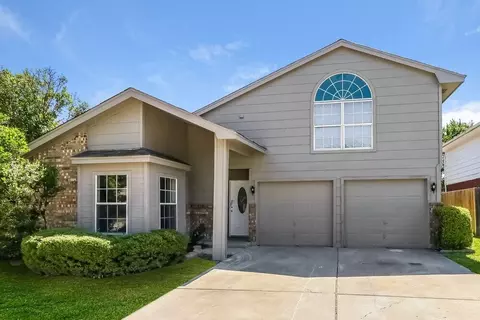 5509 Royal Meadow Ln, Arlington, TX 76017