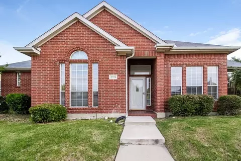 2725 Running Duke Dr, Carrollton, TX 75006