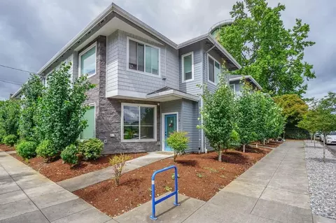7025 N Mohawk Ave, Portland, OR 97203
