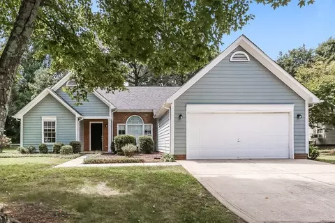 11621 Long Forest Dr, Charlotte, NC 28269