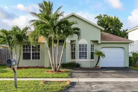 9711 SW 16th Ct, Pembroke Pines, FL 33025