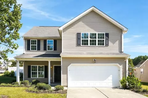 2401 King Malcolm Ln, Zebulon, NC 27597
