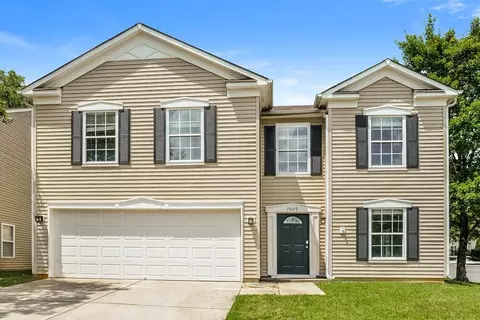 7029 Maple Park Ln, Charlotte, NC 28269