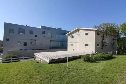 119 River St, Iowa City, IA 52246