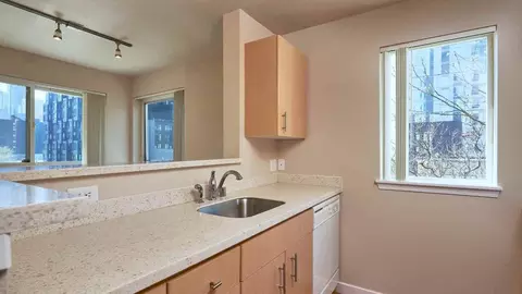 2515 4th Ave, Seattle, WA 98121 photo 8