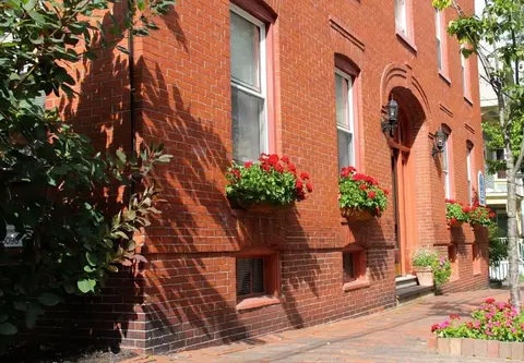 111 Sherman St, Portland, ME 04101