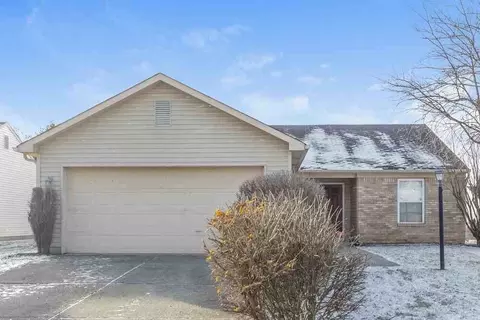 7621 Blue Willow Dr, Indianapolis, IN 46239