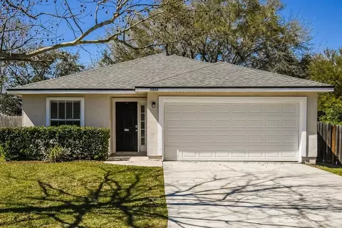 7533 International Village Dr, Jacksonville, FL 32277