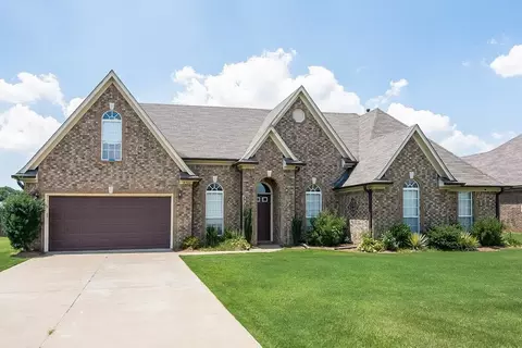8361 Pinnacle Dr, Southaven, MS 38672