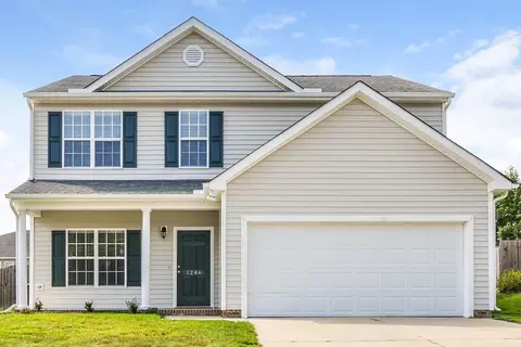 1246 Braemar Highland Dr, Zebulon, NC 27597
