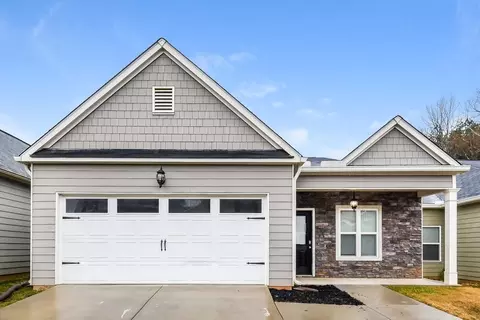 19 Castlemoor Loop, Adairsville, GA 30103