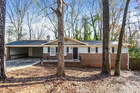 174 Jousters Ln, Lawrenceville, GA 30044