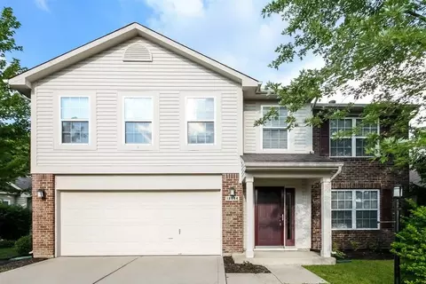 18864 Prairie Crossing Dr, Noblesville, IN 46062