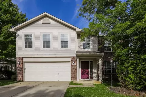 18864 Prairie Crossing Dr, Noblesville, IN 46062