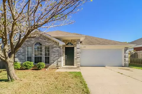 6101 Summerfield Dr, Arlington, TX 76018