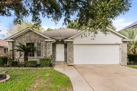 4509 Fox Run St, Pearland, TX 77584