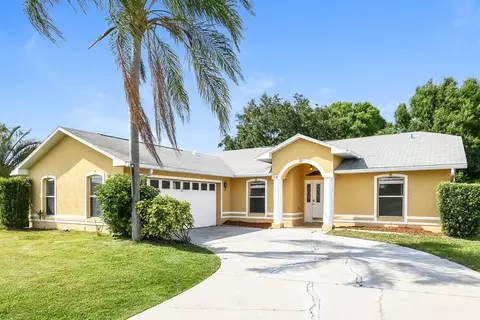 2318 Sweetwater Blvd, Saint Cloud, FL 34772