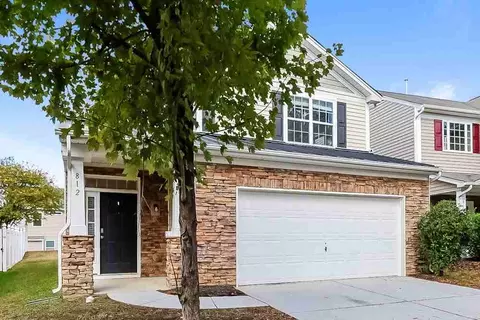 812 Old Forester Ln, Charlotte, NC 28214