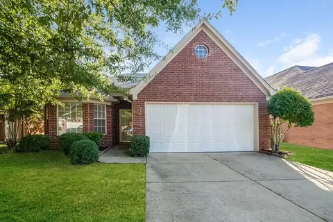 5892 Alexandria Ln, Southaven, MS 38671