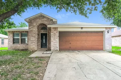 317 Taylor St, Saginaw, TX 76179
