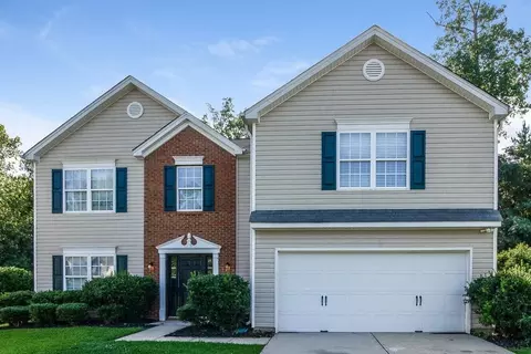 1909 Waters Trail Dr, Charlotte, NC 28216