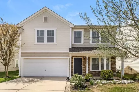 9711 Cayenne Dr, Charlotte, NC 28214