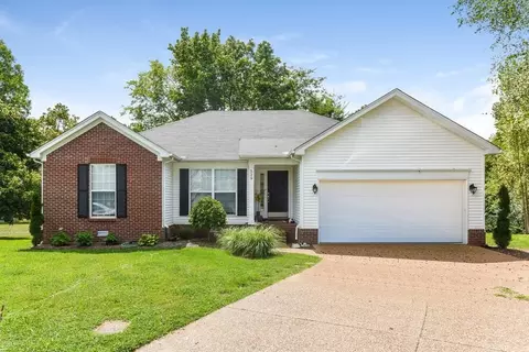 529 Leslie Ann Ct, Hermitage, TN 37076