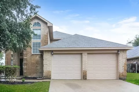 8440 Auburn Dr, Fort Worth, TX 76123