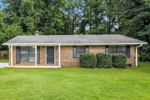 5 Silverwood Dr, Newnan, GA 30265