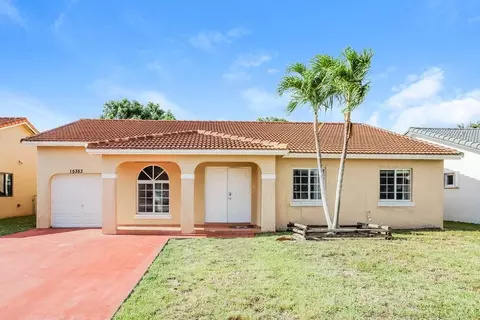 15383 SW 178th St, Richmond West, FL 33187