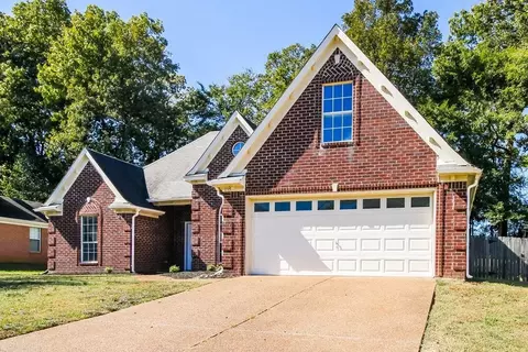 135 Norma Carol Cv, Oakland, TN 38060