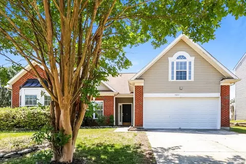 5811 Briggs Dr, Charlotte, NC 28269