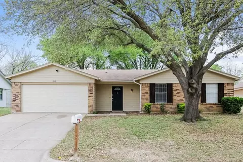 812 Lynne Ln, Burleson, TX 76028