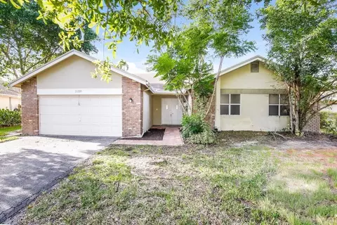 11235 NW 43rd Pl, Coral Springs, FL 33065