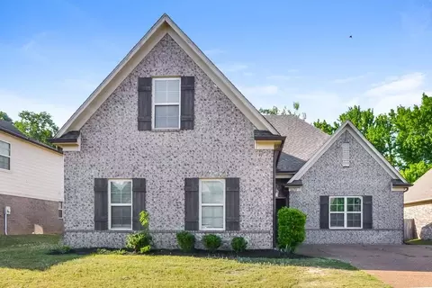 2674 Champion Hills Dr, Southaven, MS 38672