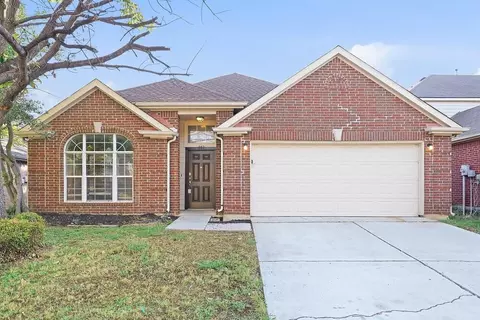 802 Lake Bridge Dr, Lake Dallas, TX 75065