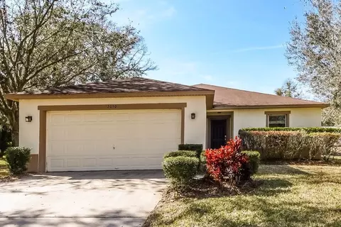 2050 Wavy Leaf Ct, Apopka, FL 32712