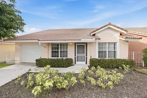 11117 Lakeaire Cir, Boca Raton, FL 33498