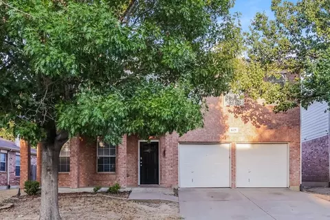 8425 Vicksburg Ln, Fort Worth, TX 76123