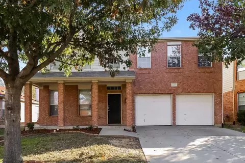 8425 Vicksburg Ln, Fort Worth, TX 76123